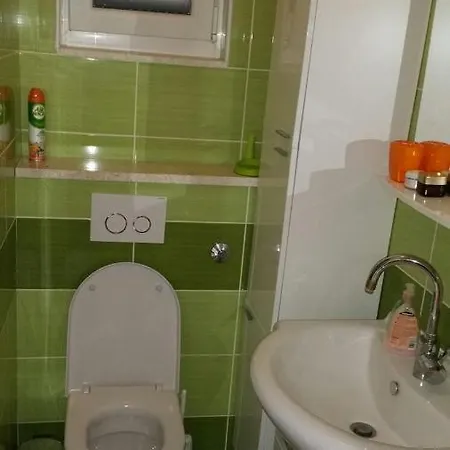 Tri Palme * Prvic Sepurine