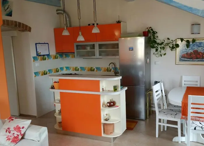 Tri Palme * Prvic Sepurine