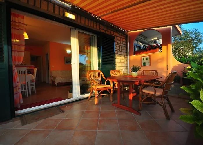 Tri Palme * Prvic Sepurine